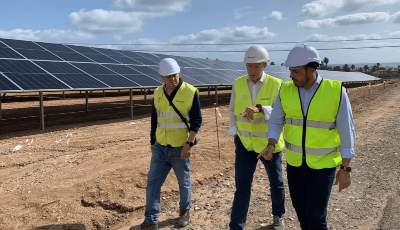 El concejal Héctor Suárez visitó este miércoles las instalaciones que está construyendo Naturgy / TA